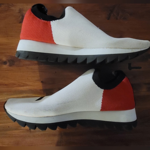 🎈 DKNY Sneakers - Picture 5 of 6